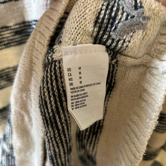 American Eagle Outfitters Preppy/Grunge Men’s Black and White sweater - Picture 4 of 5